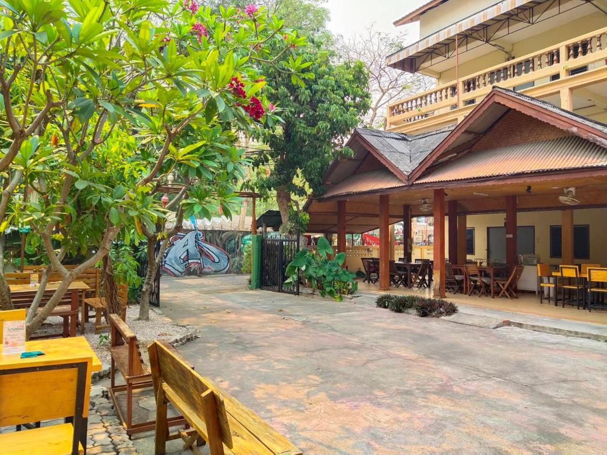 The Shire Guesthouse Chiang Mai Esterno foto