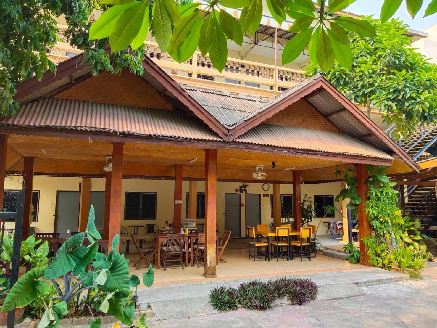 The Shire Guesthouse Chiang Mai Esterno foto